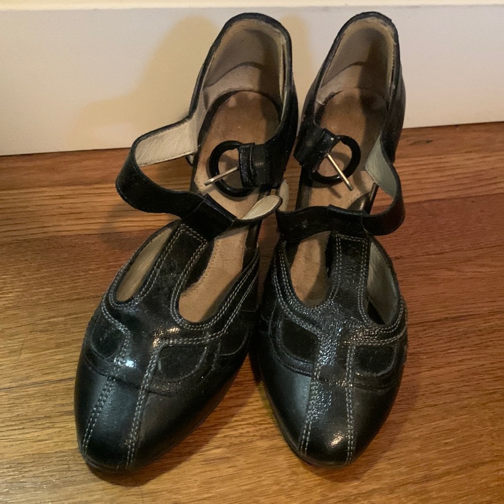 John Fluevog Blind Faith Sojourner Heel Size 7 US